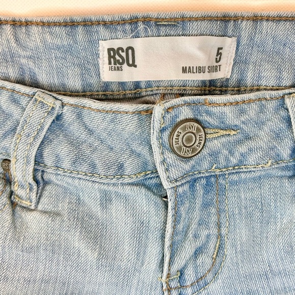 Final Price Y2K Light Denim Booty Shorts size 5 Malibu - Picture 2 of 5